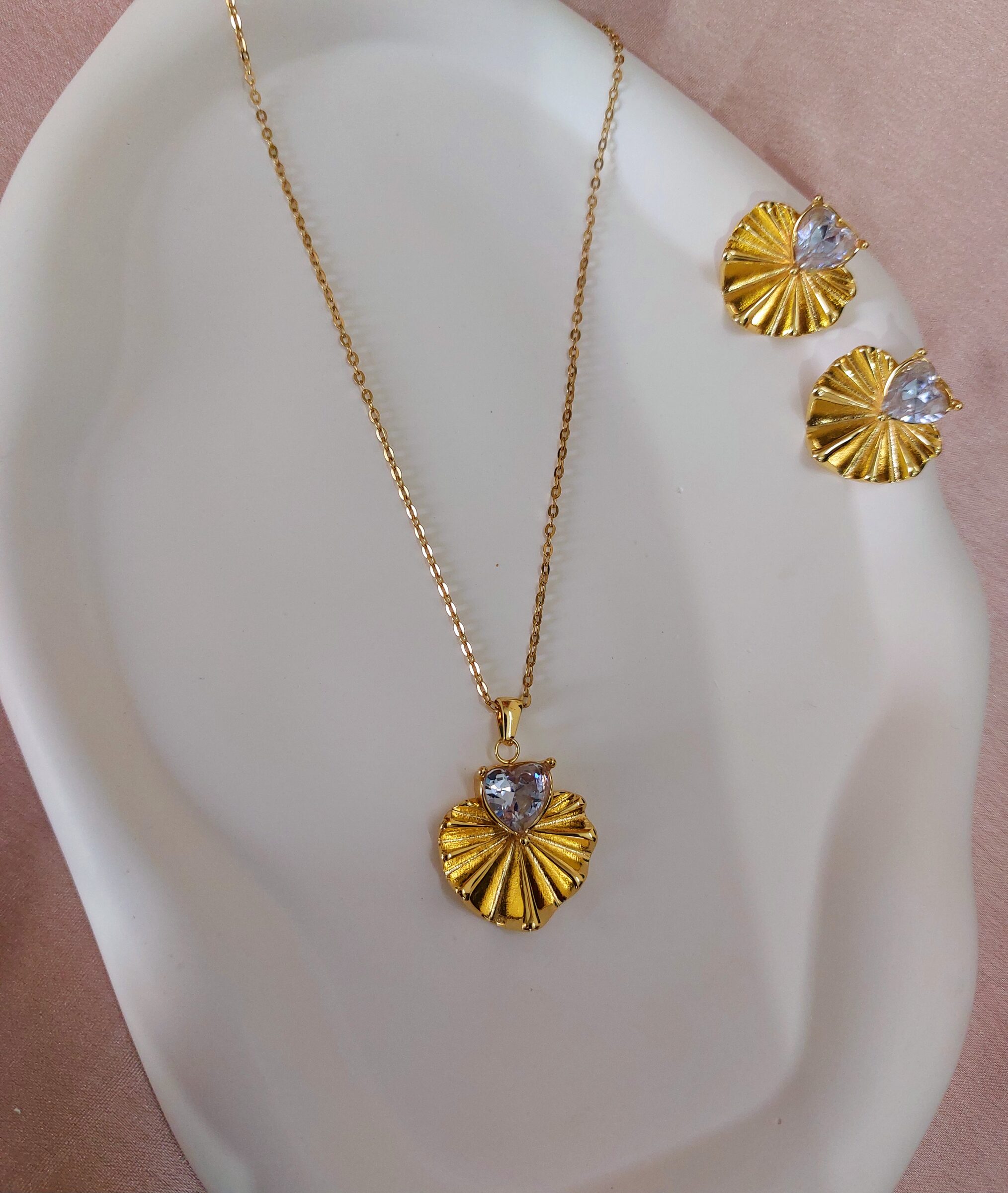 Aria Korean Anti Tarnish Gold Plated Daily Wear Waterproof Necklace Set