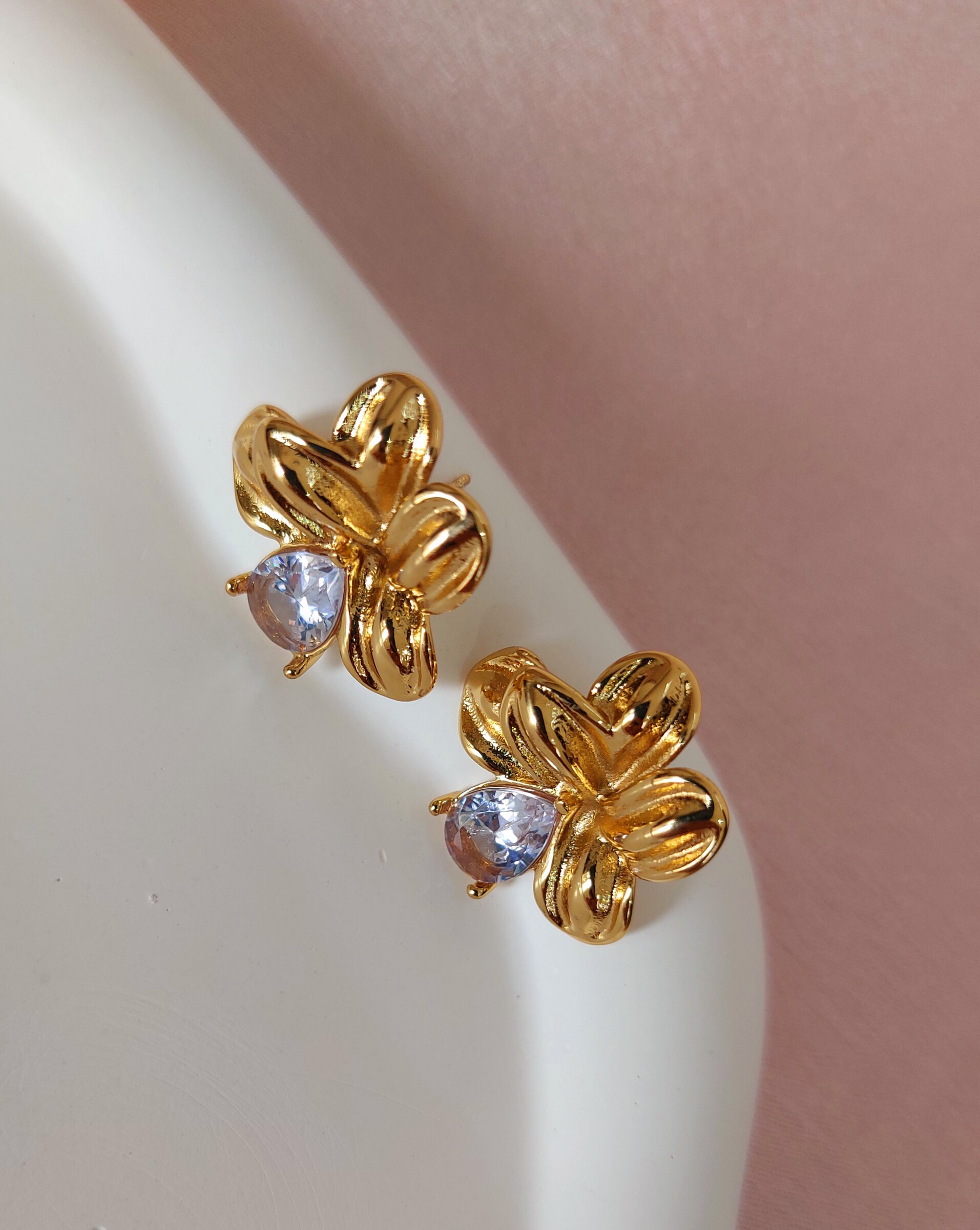 Avani Flower Shaped Gold Plated Anti Tarnish Korean Style Western Earrings