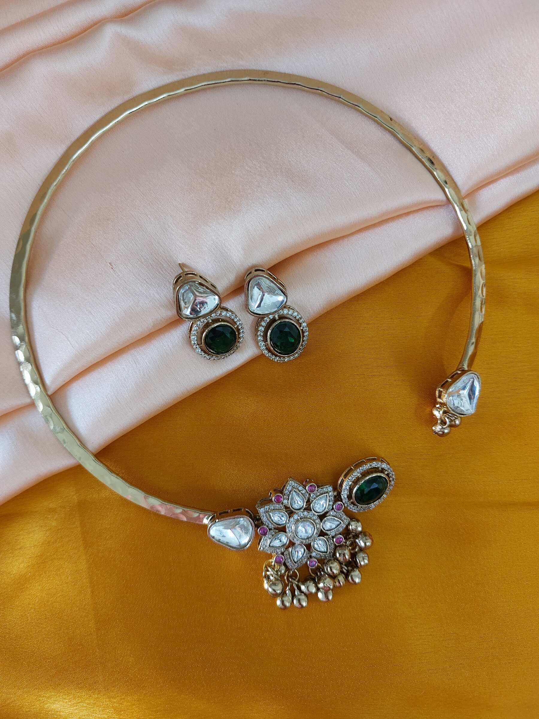 Mahi Moissanite Green Coloured Kundan Collar Hasli Neckalce Set With Earrings